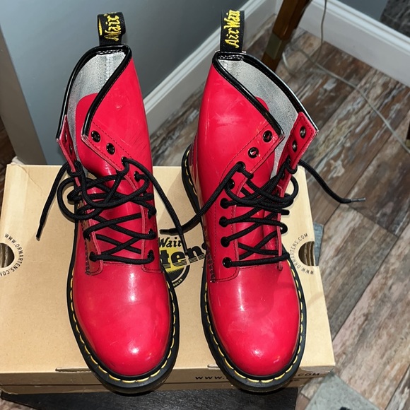 Dr Martens Red Air Wair Patent Leather combat boots - Picture 2 of 7